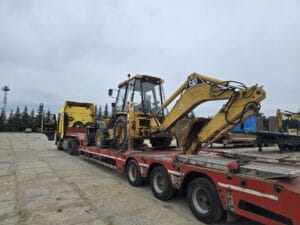 CAT 428C, 8,5 x 2,4 x 3mh - 8 000kg